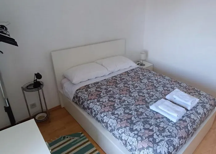 Modern Luxury 2-bedroom With Balcony & Patio Apartman