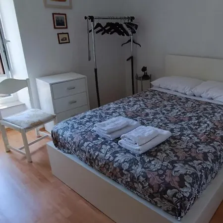 Modern Luxury 2-bedroom Apt With Balcony & Patio *